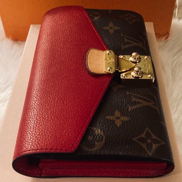 Louis Vuitton Cerise Monogram Canvas Pallas Wallet/Clutch - Picture 8 of 16